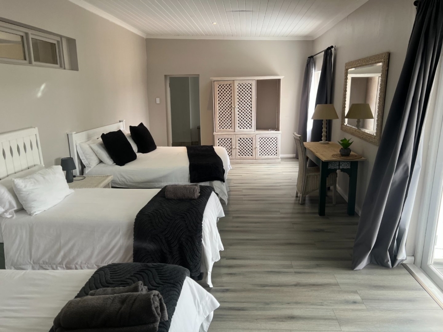 1 Bedroom Property for Sale in Keurboomstrand Western Cape